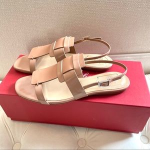 Roger Vivier Flat Sandal Nude Pink Sz 36